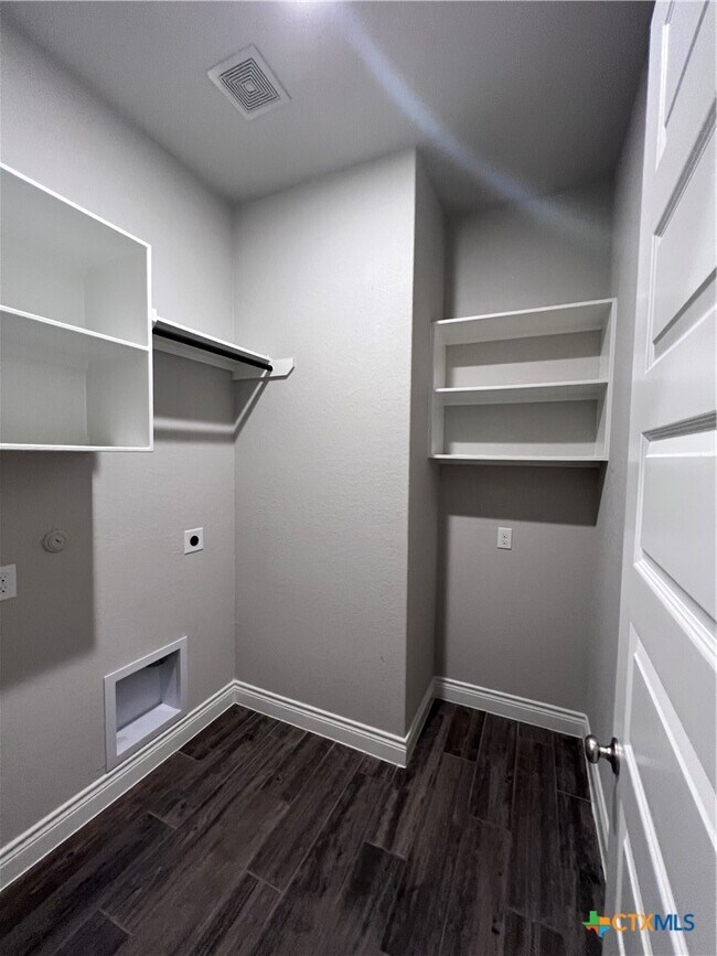 Building Photo - 535 Orchard Way