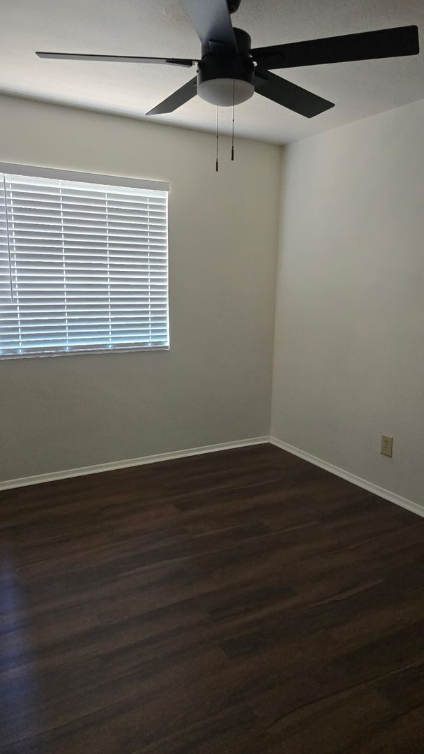 Building Photo - Charming 2 bedroom 1 bath