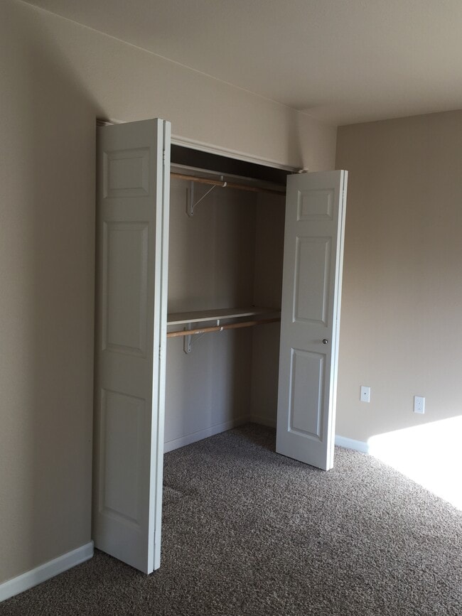 Building Photo - 2355 W Eagles Nest Cir