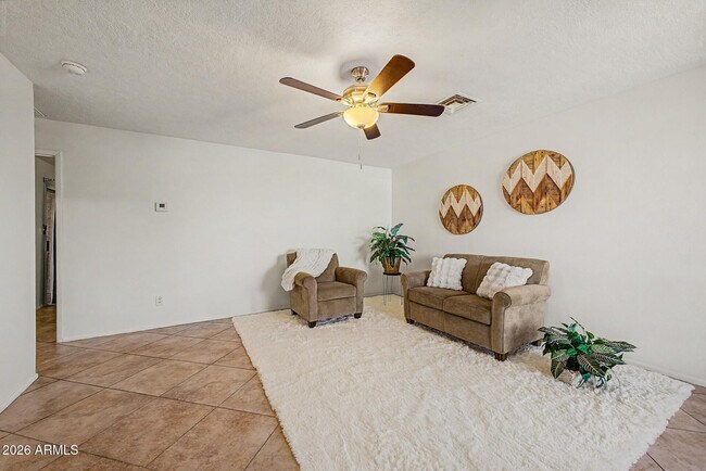 Building Photo - 20420 N 6th Dr