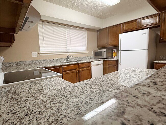 Building Photo - 4923 Kentwalk Dr