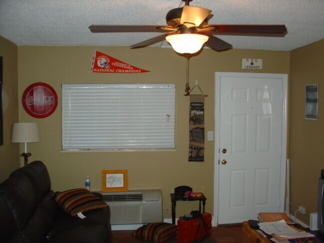 Building Photo - Prime Location Near UTK and Downtown Knoxville!