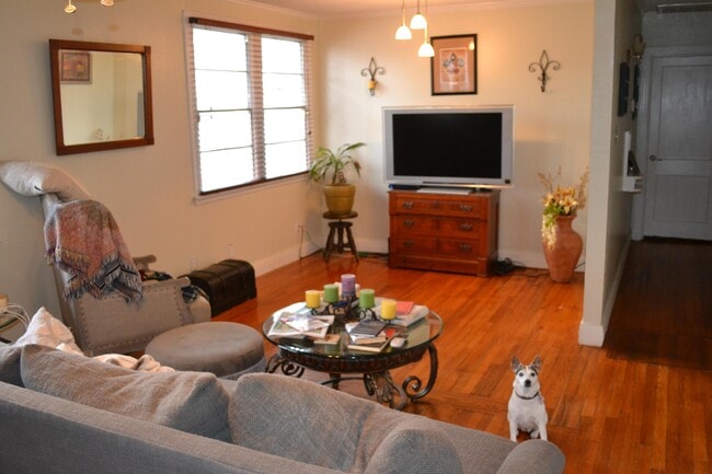 Building Photo - 128 Gruner Rd