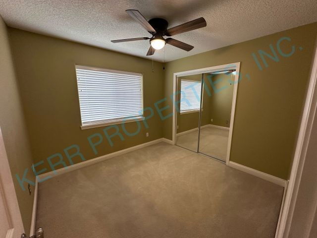 Building Photo - 20598 NE Shore View Dr