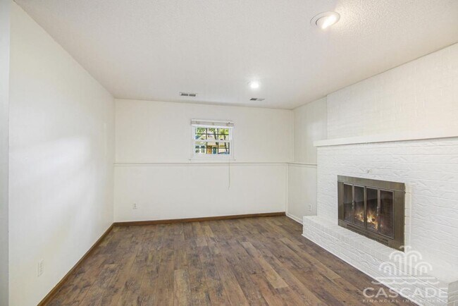 Building Photo - 14121 W 88th Pl