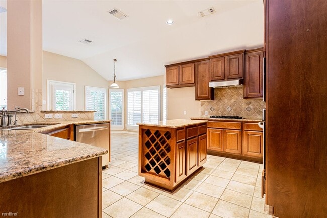 Building Photo - 4 br, 2 bath House - 2407 Tivoli Dr