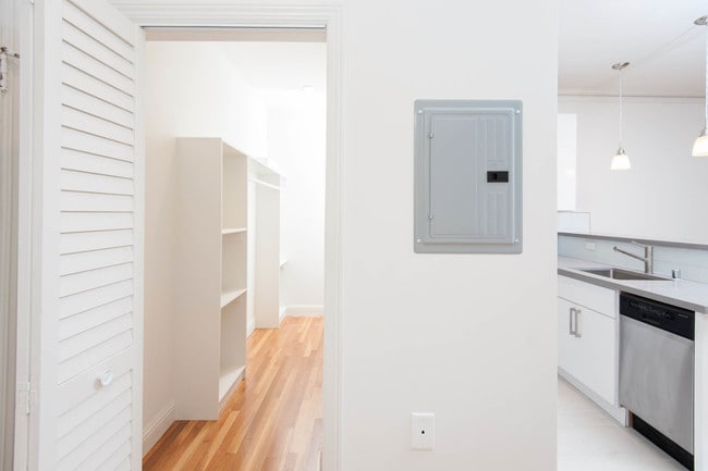 Unit 34 - 737 Pine