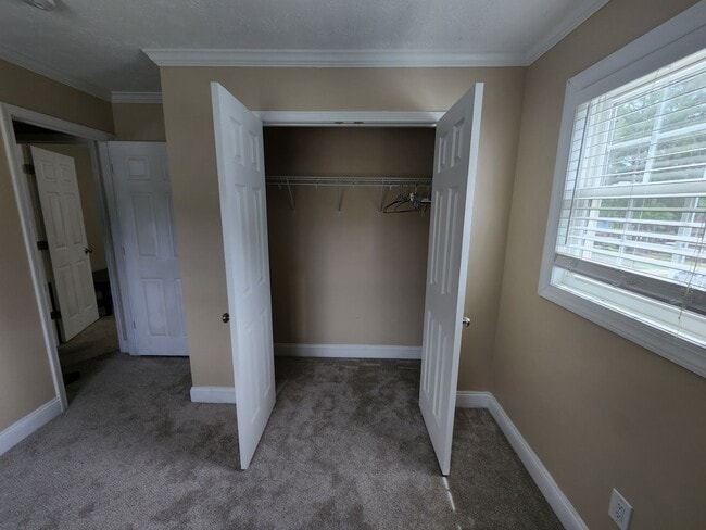 Building Photo - Staycation near everything Fayetteville