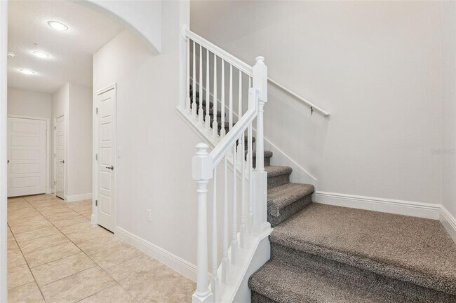 Building Photo - 2333 Lobelia Dr
