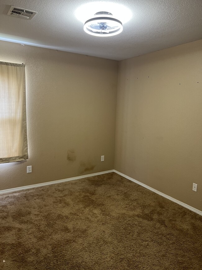 Building Photo - 9116 Snowberry Dr