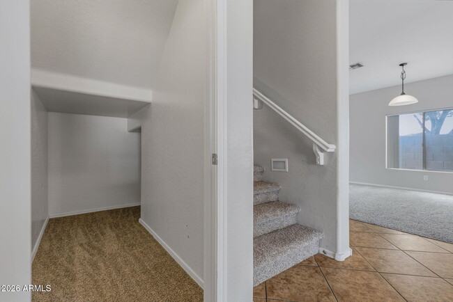 Building Photo - 9444 W Hubbell St