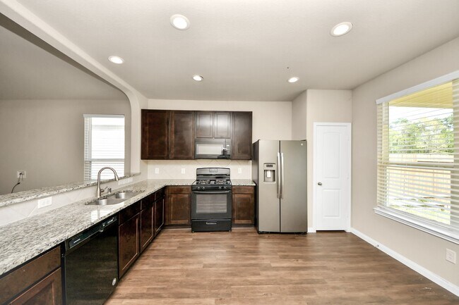 Building Photo - 17630 Holroyd Rd