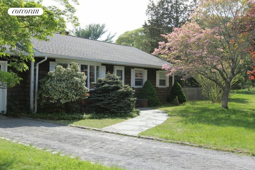 Building Photo - 35 Bayberry Ln