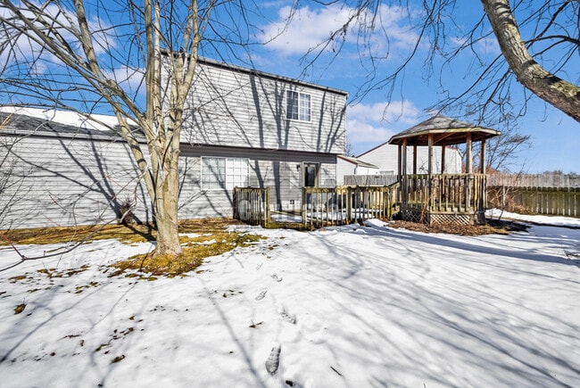 Building Photo - 47 Meadow Ct W