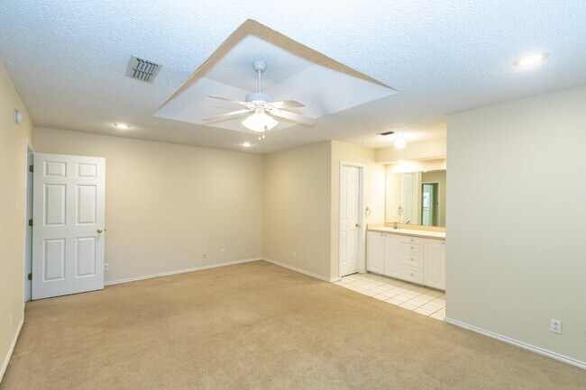 Building Photo - 2 Large Living areas! Approximately 2100 S...