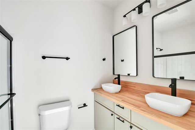 Building Photo - 1606 College Ave