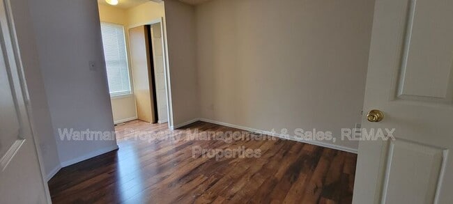 Building Photo - 4560 Excalibur Ct