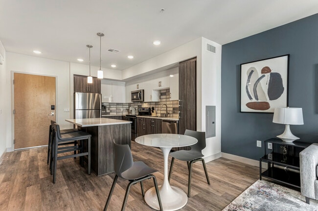 Building Photo - 1805 S Bannock St