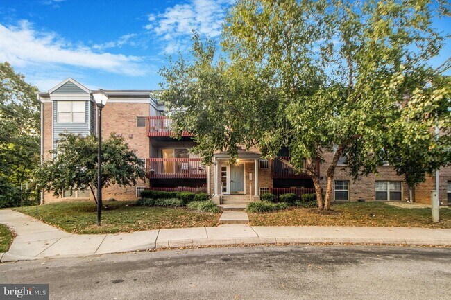 Building Photo - 4 Banyan Wood Ct