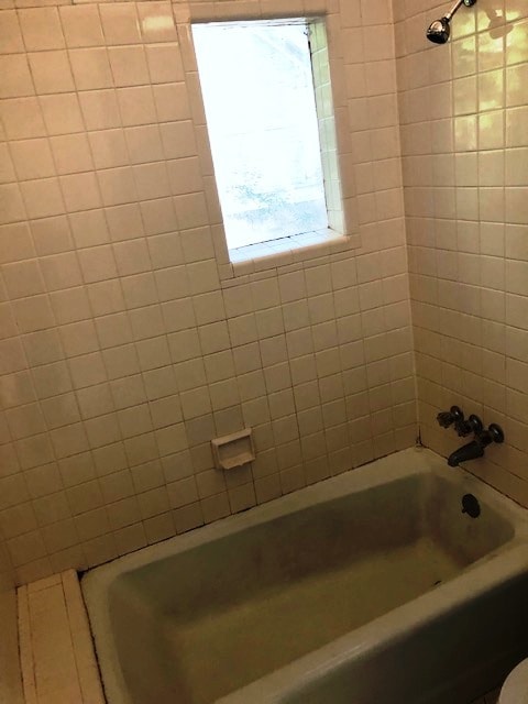 Bath 2 - 829 Courtenay Dr NE