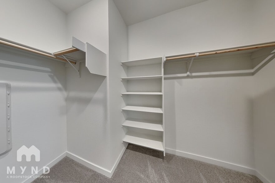 Building Photo - 10559 Ysasmendi Rdg