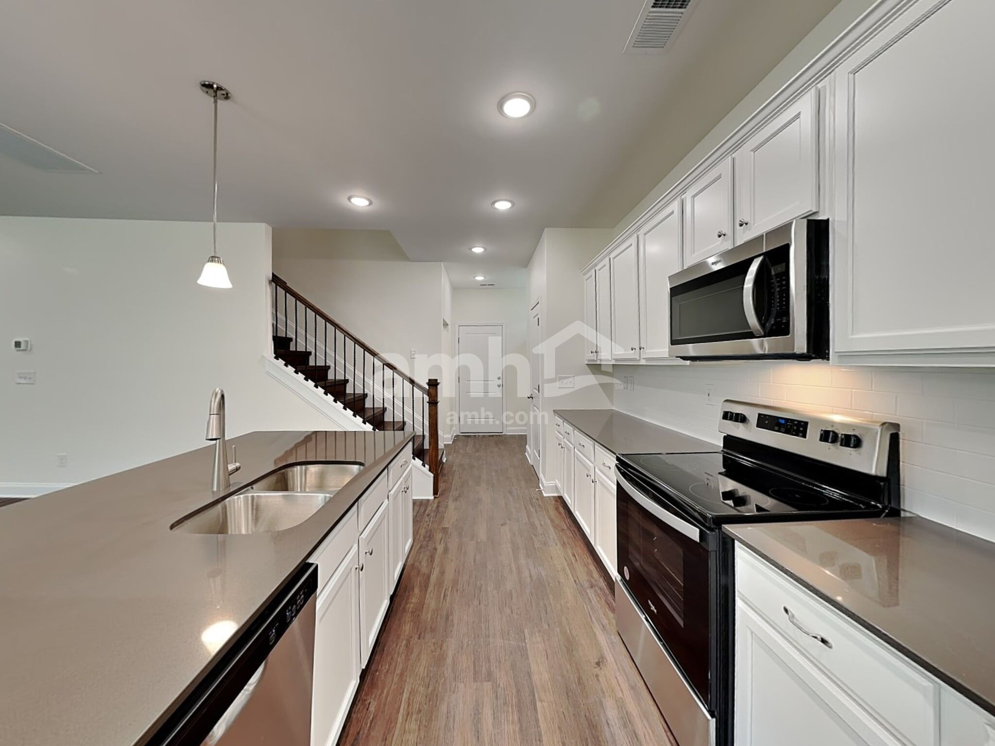Building Photo - 9510 Riverbend Village Dr
