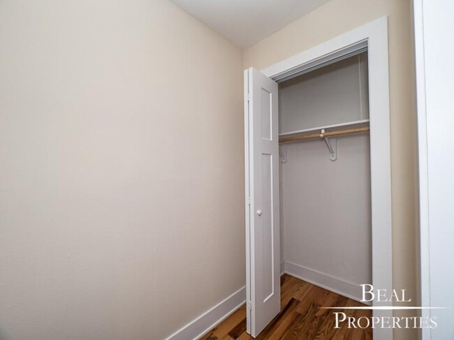 Building Photo - 0 bedroom in CHICAGO IL 60657