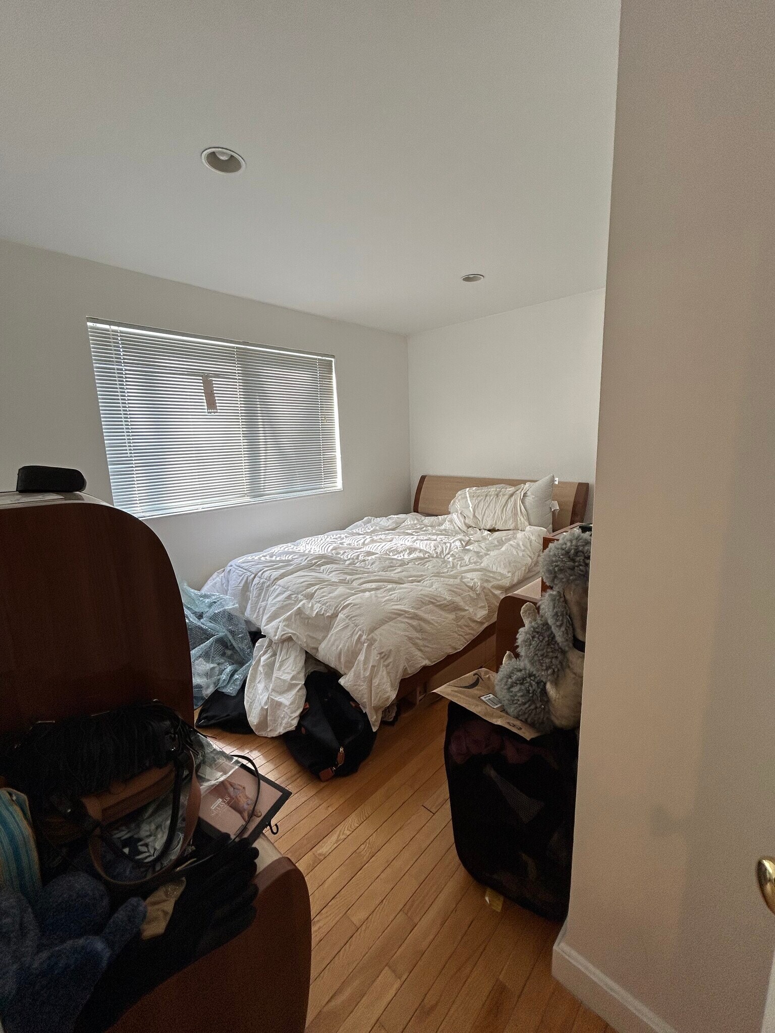 Building Photo - 22 Broadlawn Park