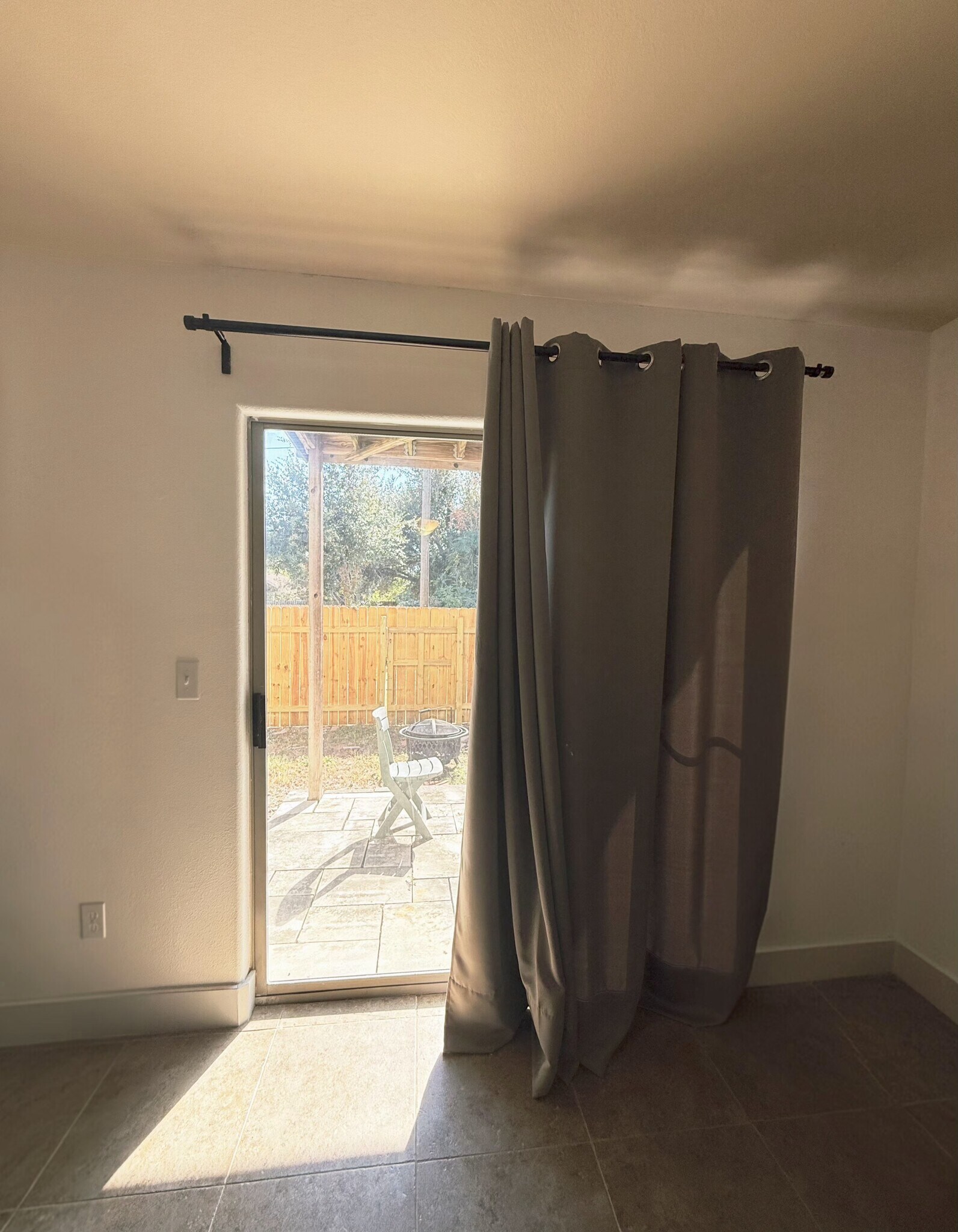 Building Photo - 13420 Lyndhurst St