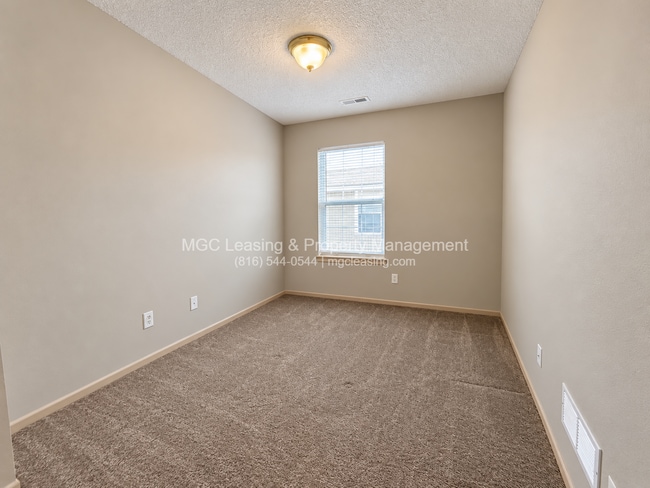 Building Photo - 1109-1115 Garden Way