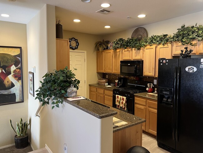 Building Photo - 3975 N Hualapai Way