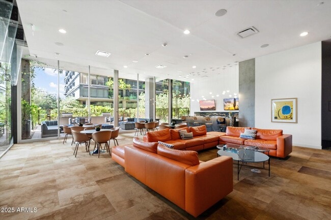 Building Photo - 7180 E Kierland Blvd