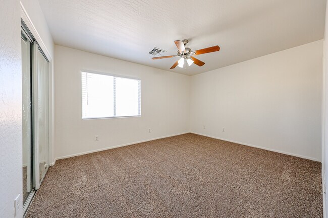 Building Photo - 11498 W Shaw Butte Dr