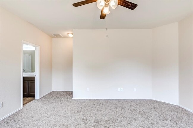 Building Photo - 227 Reagor Dr