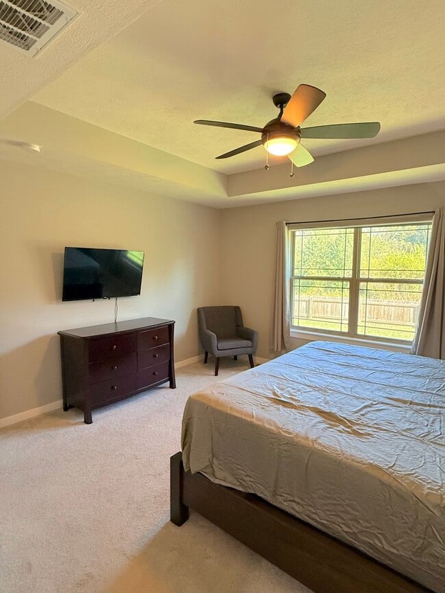 Building Photo - Fully Furnished 3 Bed / 2 Bath Home in Nixa