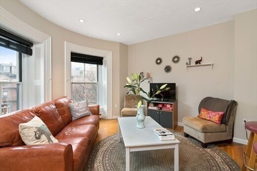 Primary Photo - 27 Worcester Sq