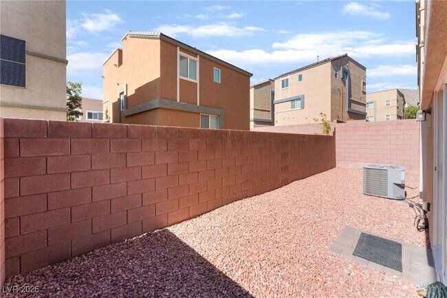 Building Photo - 10529 Headwind Ave
