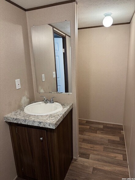 Building Photo - 960 Forest View Dr