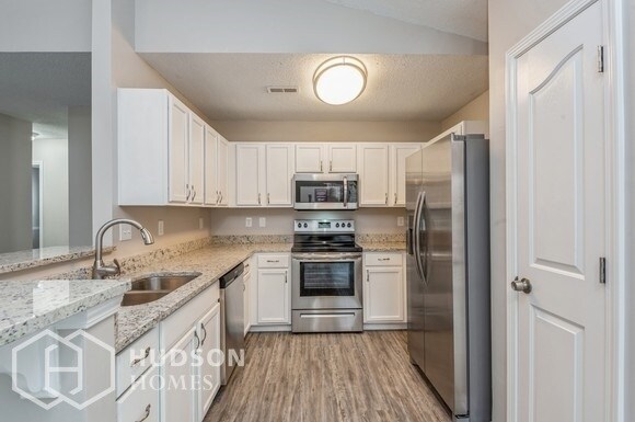 Building Photo - NOW AVAILABLE! - 11205 Amber Glen Dr, Char...