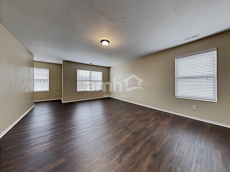 Building Photo - 11021 Dry Stone Dr