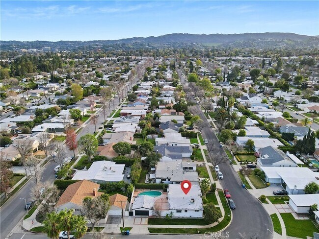 Building Photo - 5942 Graves Ave