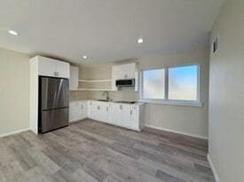 Building Photo - 5800 Rockhill Rd