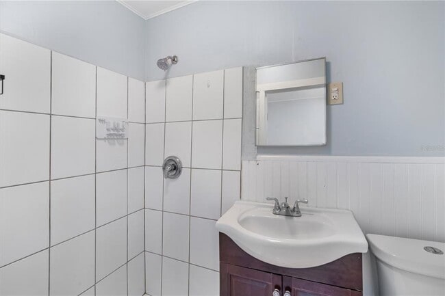 Building Photo - 2000 43rd St S