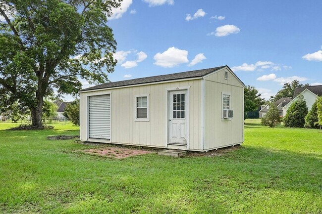 Building Photo - 128 Thistledown Dr