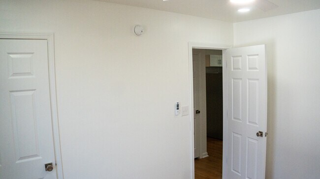 Building Photo - 208 Fayette St