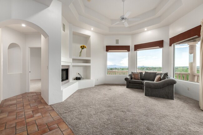 Catalina Foothills 4 bedroom 4 bath Home located in prestigious Canyon Ridge. 270-degree VIEWS! - 4667 N Rocky Crest Plz