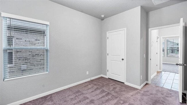 Building Photo - 1941 Colonial Ave