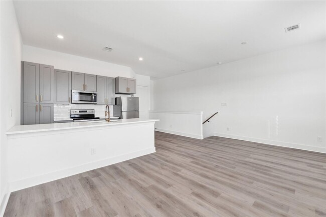 Building Photo - 3238 Frying Pan Place