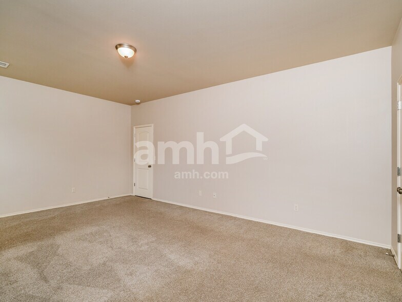 Building Photo - 13413 E 43rd St S