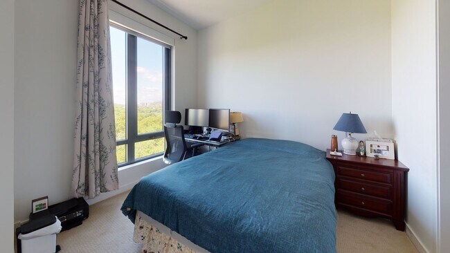 Building Photo - Heat/hot water included, and laundry in unit!